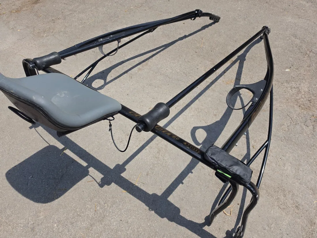 A racing sulky with the Navionix tracking unit fitted to the frame